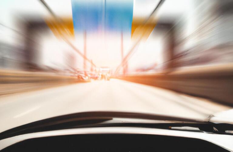 未経験から始める安全運転のプロへの道をご案内